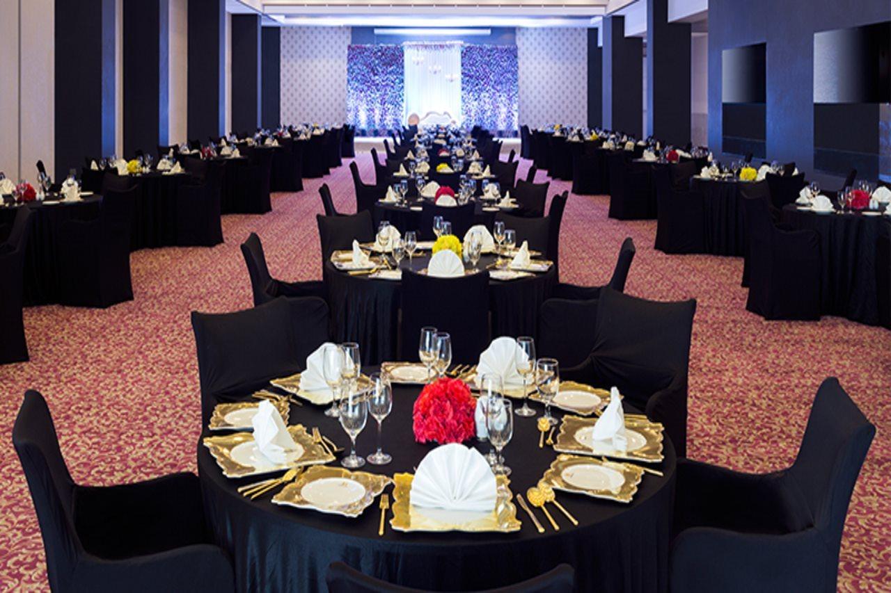 Regenta Central Hotel & Convention Centre Nagpur Exterior foto